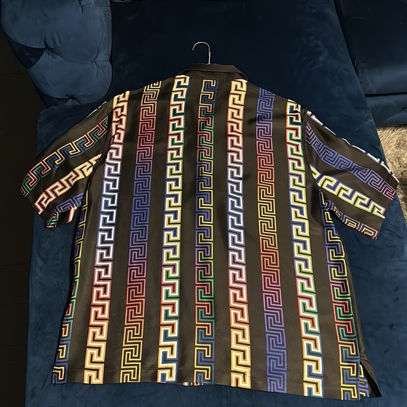 Versace silk shorts and silk shirt WORN ONCE - Picture 8 of 9